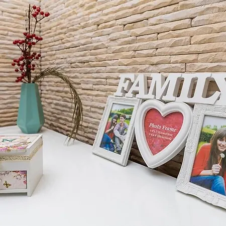 2br ,10 Minutes Walk To Center