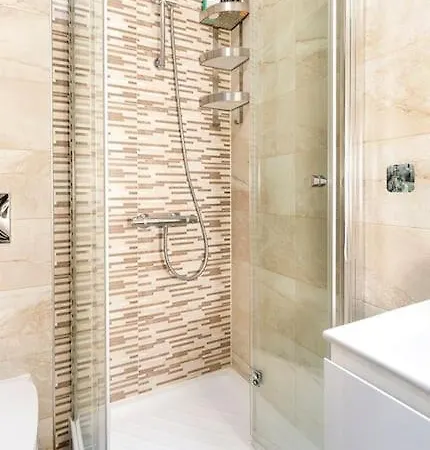 2br ,10 Minutes Walk To Center Apartament Płowdiw