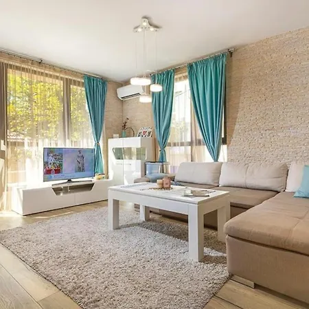 Brand New Apartment, 10 Minutes To Center * プロヴディフ