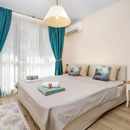 Apartament 2br ,10 Minutes Walk To Center