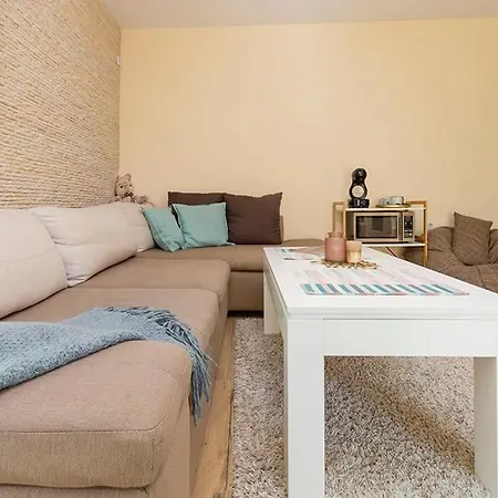 Apartament 2br ,10 Minutes Walk To Center Płowdiw