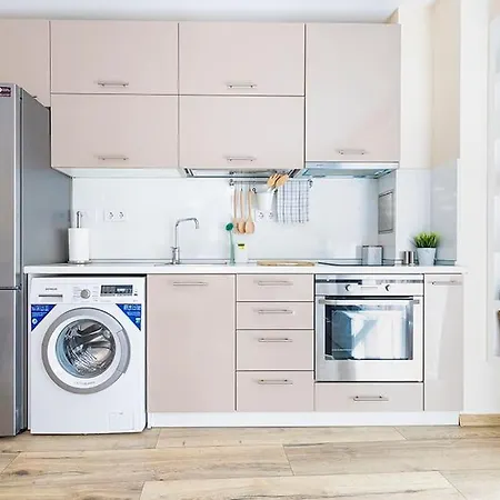 Brand New Apartment, 10 Minutes To Center *