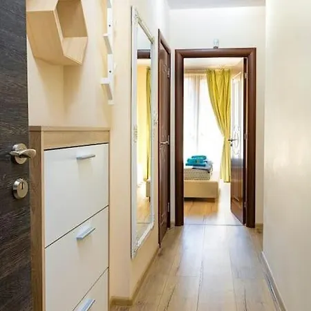 2br ,10 Minutes Walk To Center Apartament Płowdiw